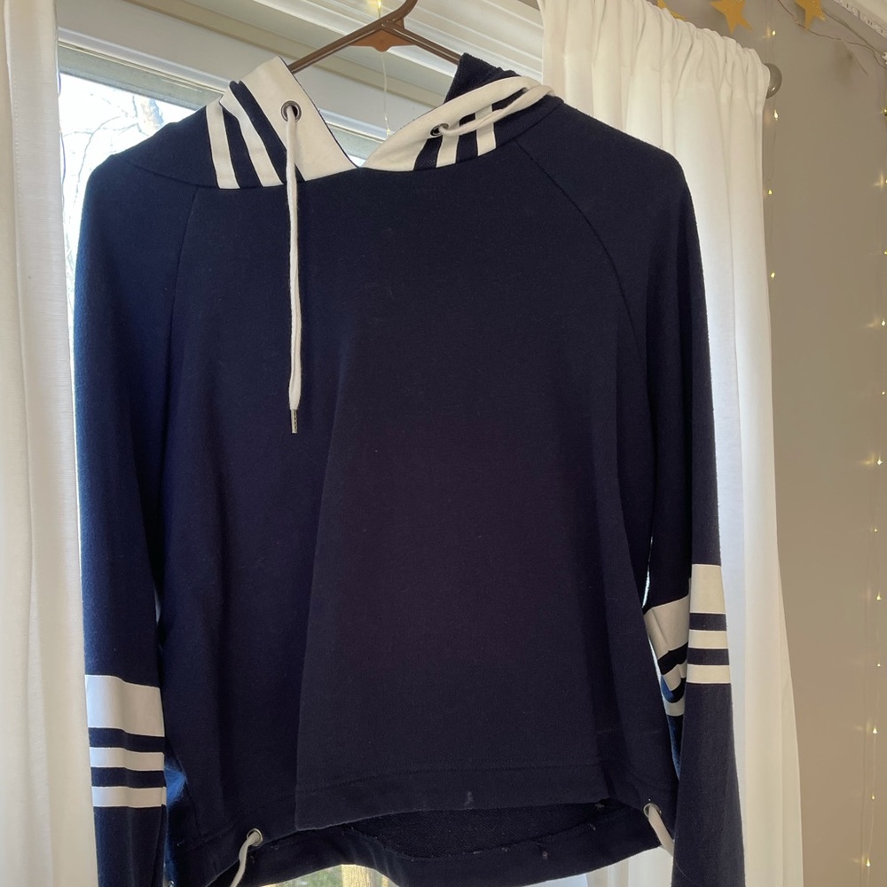 cropped hoodie
